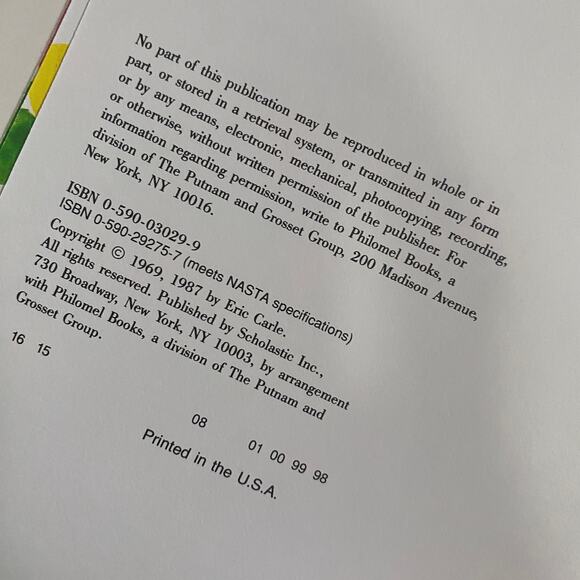 Vintage 80s Eric Carle The Very Hungry Caterpillar Paperback Book - Picture 2 of 7